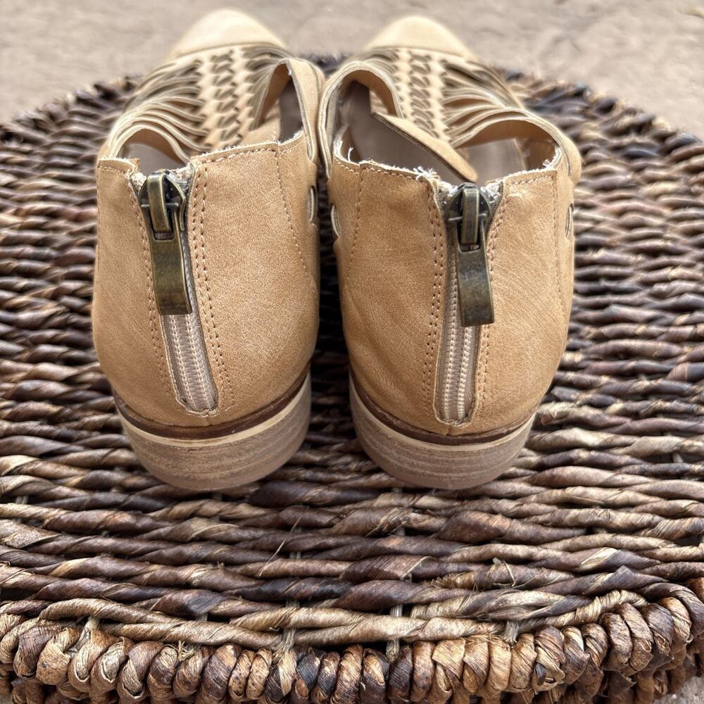Beast Fashion Women's Tan Weaved Flats Slit Cut Out Boho Woven Ankle Shoes 9.5 - Picture 3 of 5